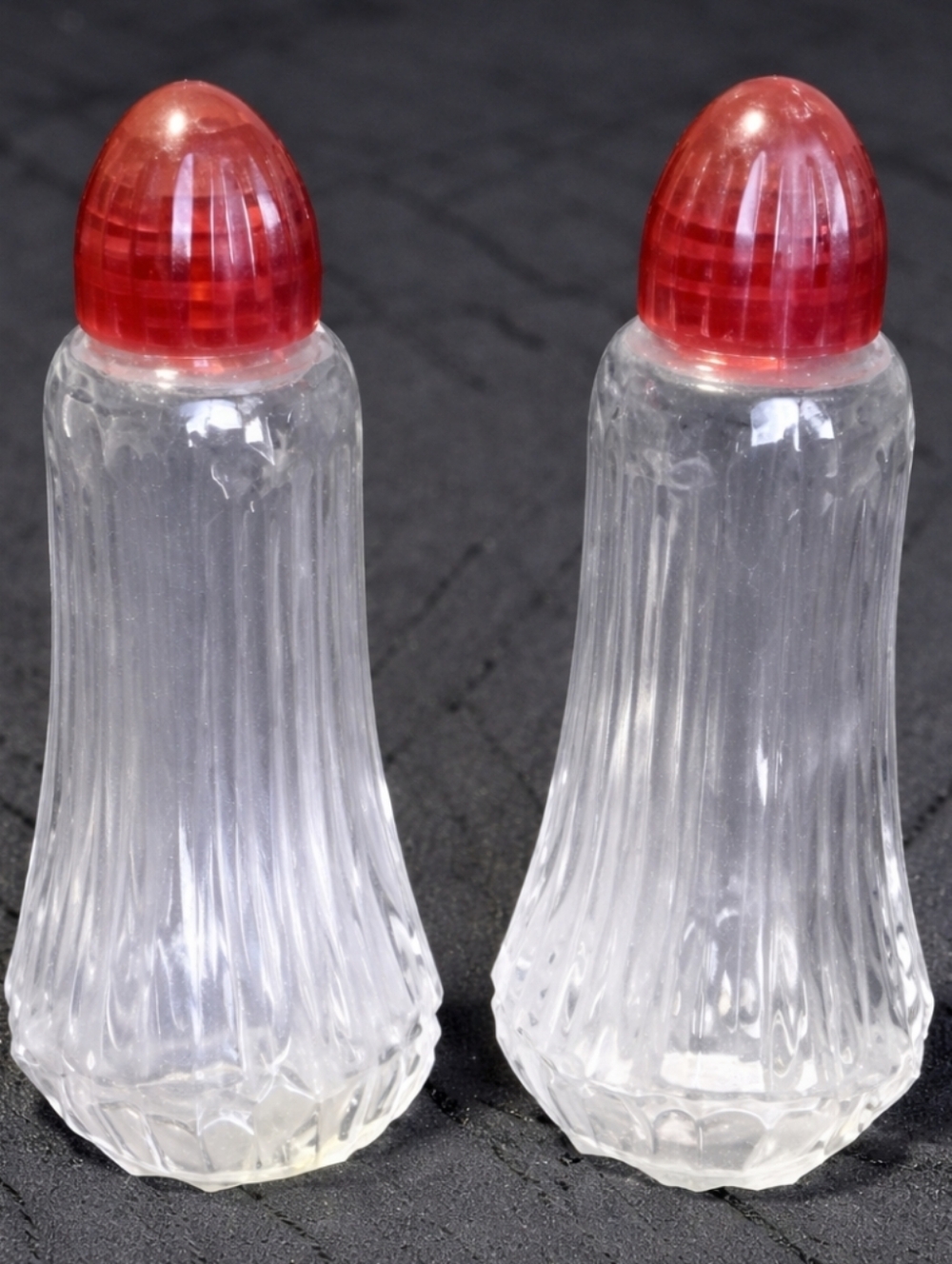 Vintage Hazel Atlas Clear Glass Salt & Pepper Shakers Red Tops Set